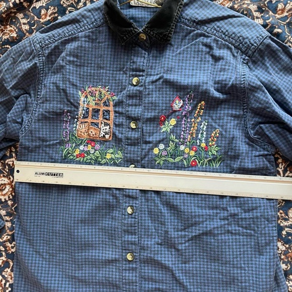 Vintage 90s Cottagecore Embroidered Cat Button-Up – Casey & Max Whimsical Plaid - Picture 8 of 8